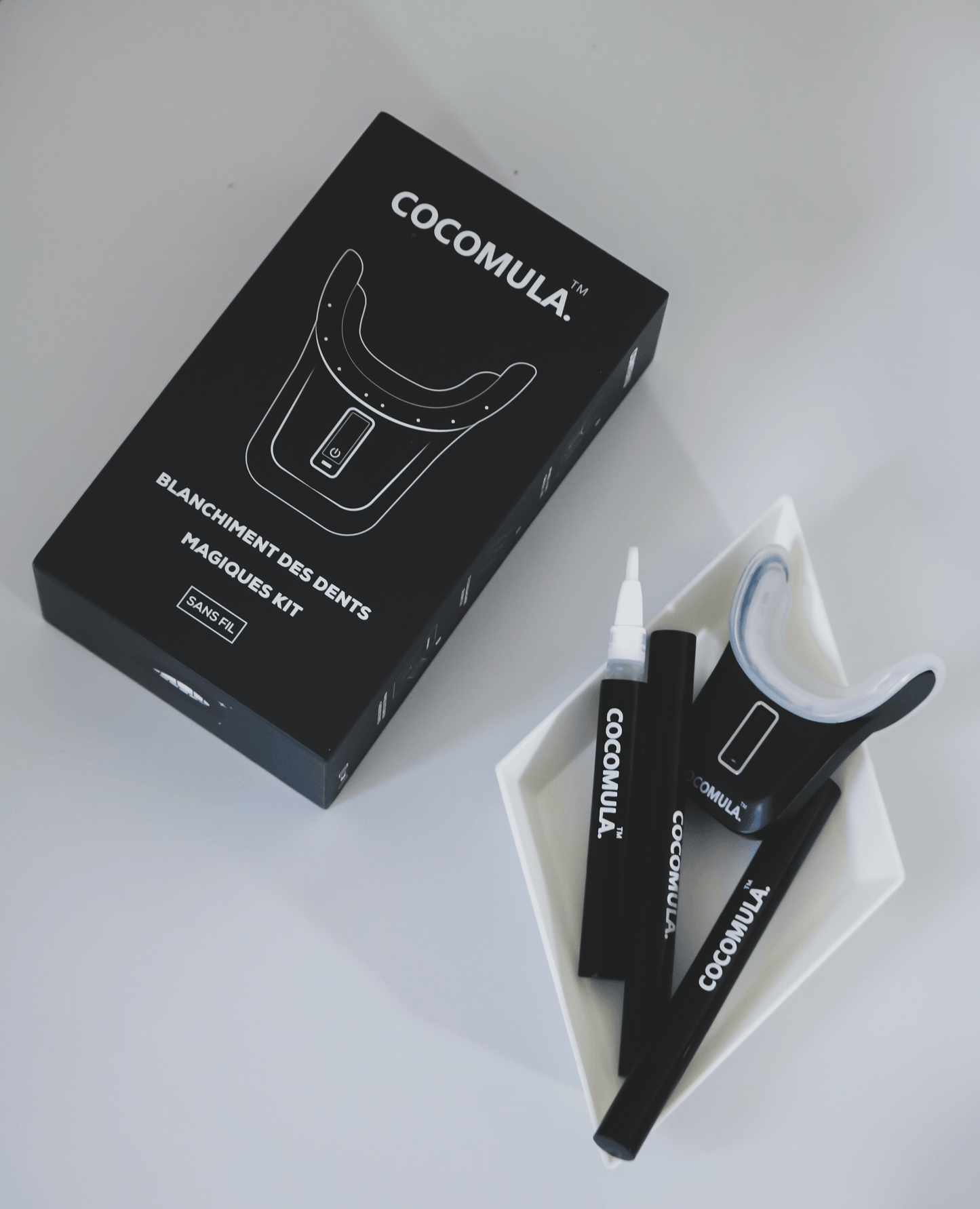 COMBO PACK | Appareil de Blanchiment + Bandes - COCOMULA ™ | Site Officiel | Produits Avancés De Blanchiment Des Dents à Domicile
