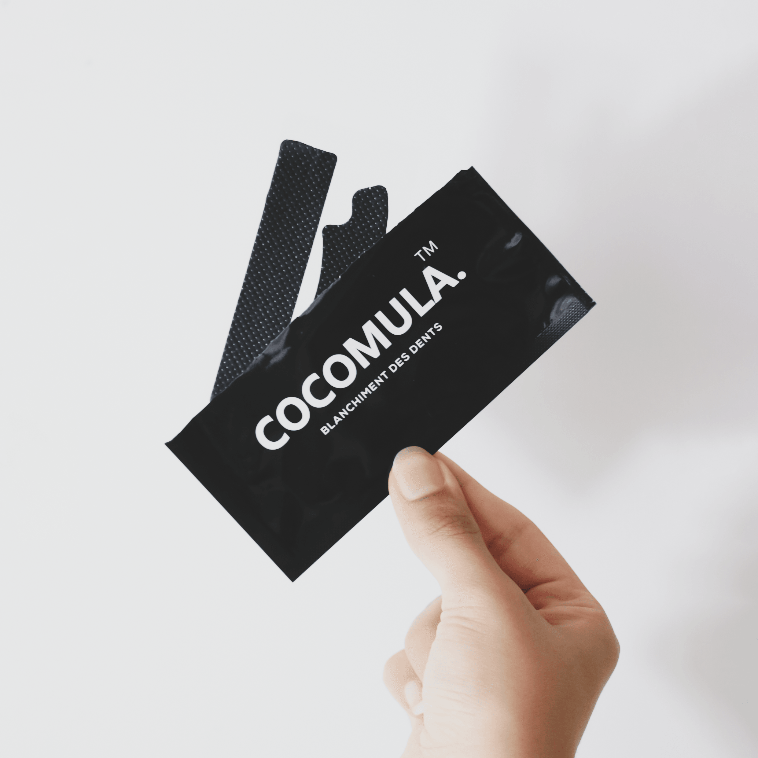 COMBO PACK | Appareil de Blanchiment + Bandes - COCOMULA ™ | Site Officiel | Produits Avancés De Blanchiment Des Dents à Domicile